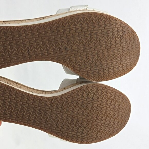 Michael Kors Women's White Wedge Cork Wedge Platform Slip On Sandal Size 6.5M - Picture 13 of 16